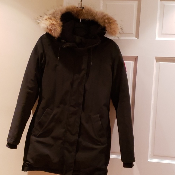 Canada Goose Jackets & Blazers - Canada goose victoria down parka smal blk jacket